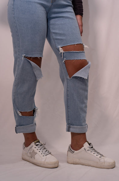 Slashed Boyfriend Jeans