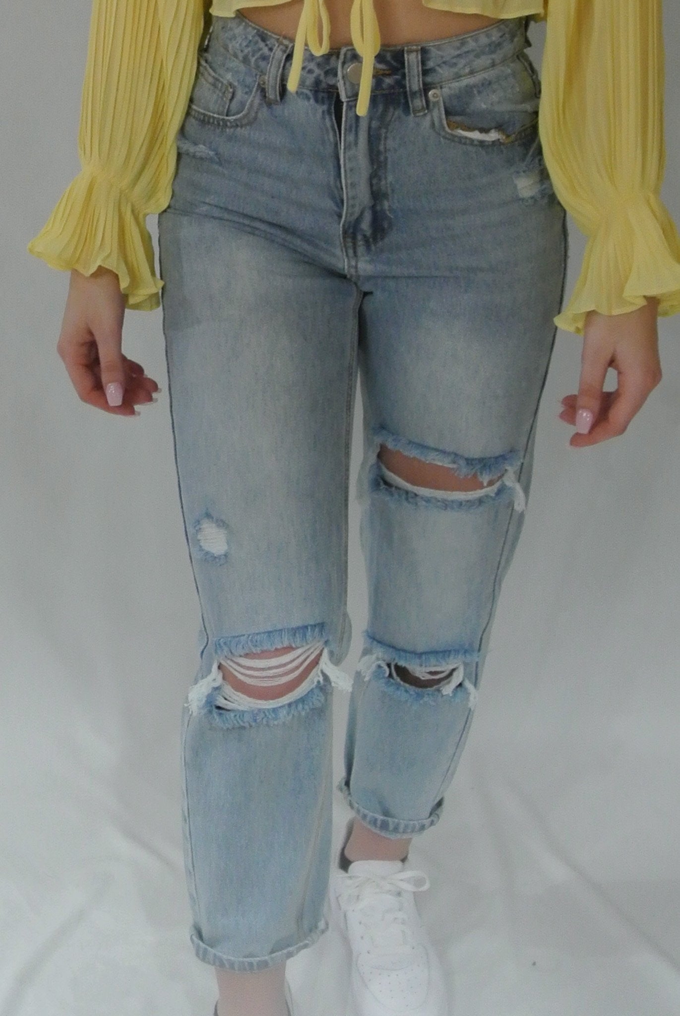 Distressed High Waisted Jeans