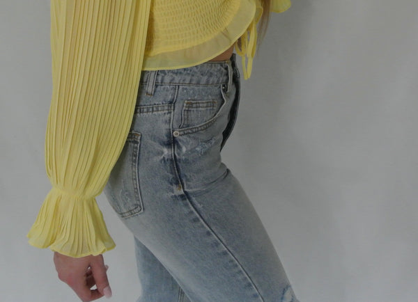 Distressed High Waisted Jeans